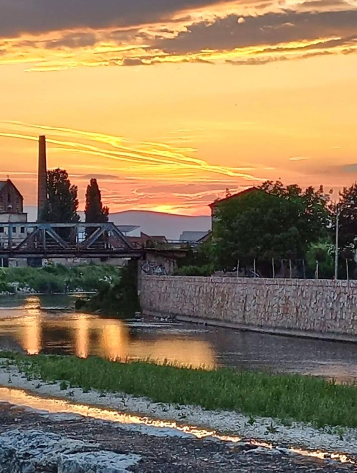 "My Life" Luxury River Apartments Ni Exteriör bild